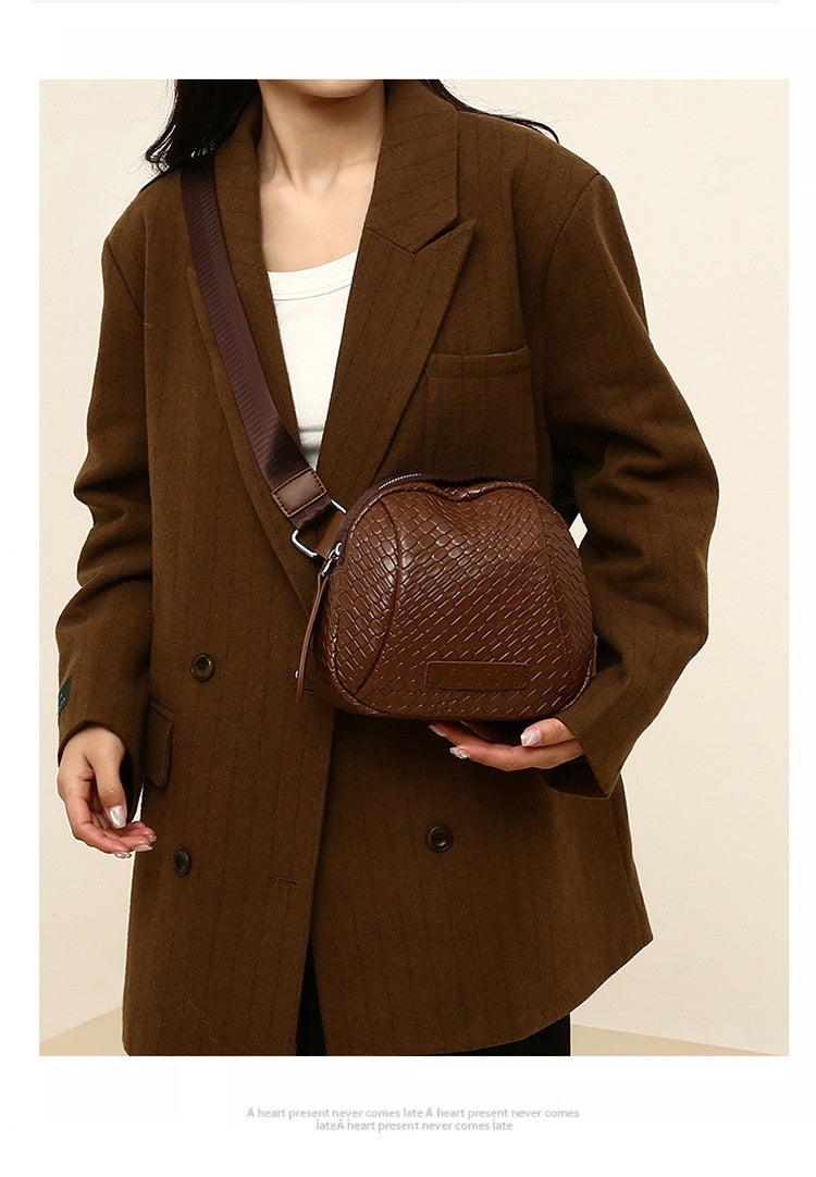 Woven Pu Shell Shoulder Messenger Bag